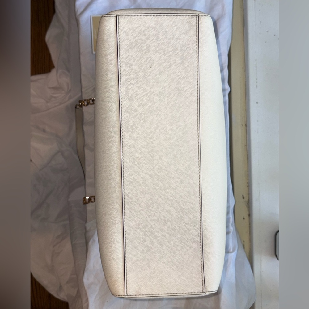 MICHAEL KORS light, beige Saffiano Leather Chain-Handle Tote - Picture 4 of 11